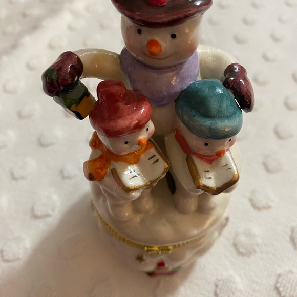 Snowman family porcelain trinket box - Picture 8 of 8
